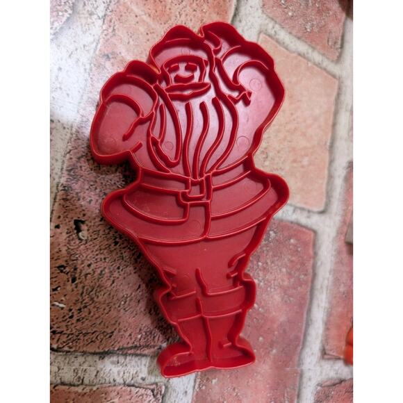 Lot of 13 Vintage Plastic & Metal Cookie Cutters Holiday Animals Heart Leaf - Picture 4 of 9